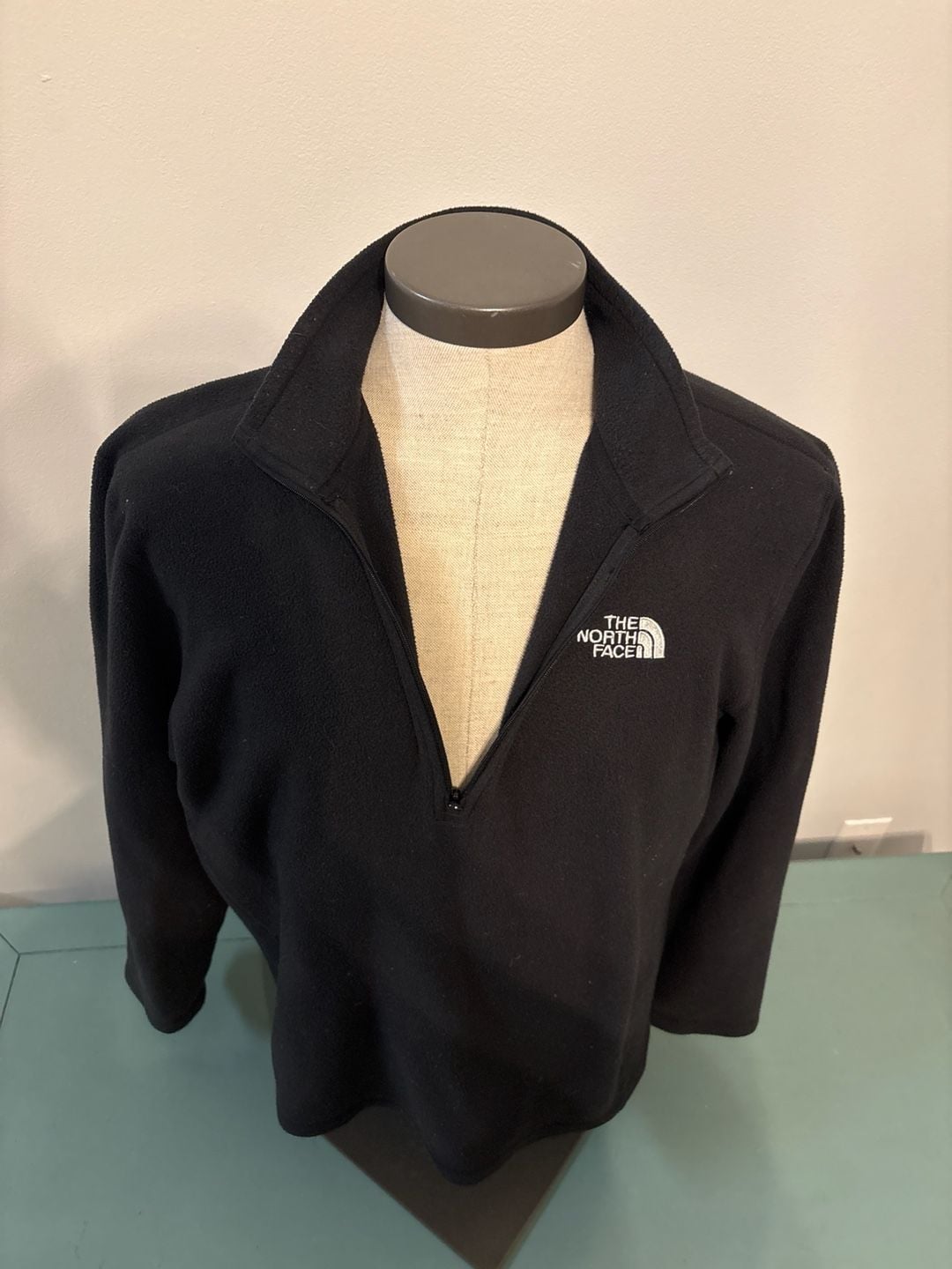 The North Face Men's Large TKA Glacier Quarter-Zip Fleece Pullover - Black 4