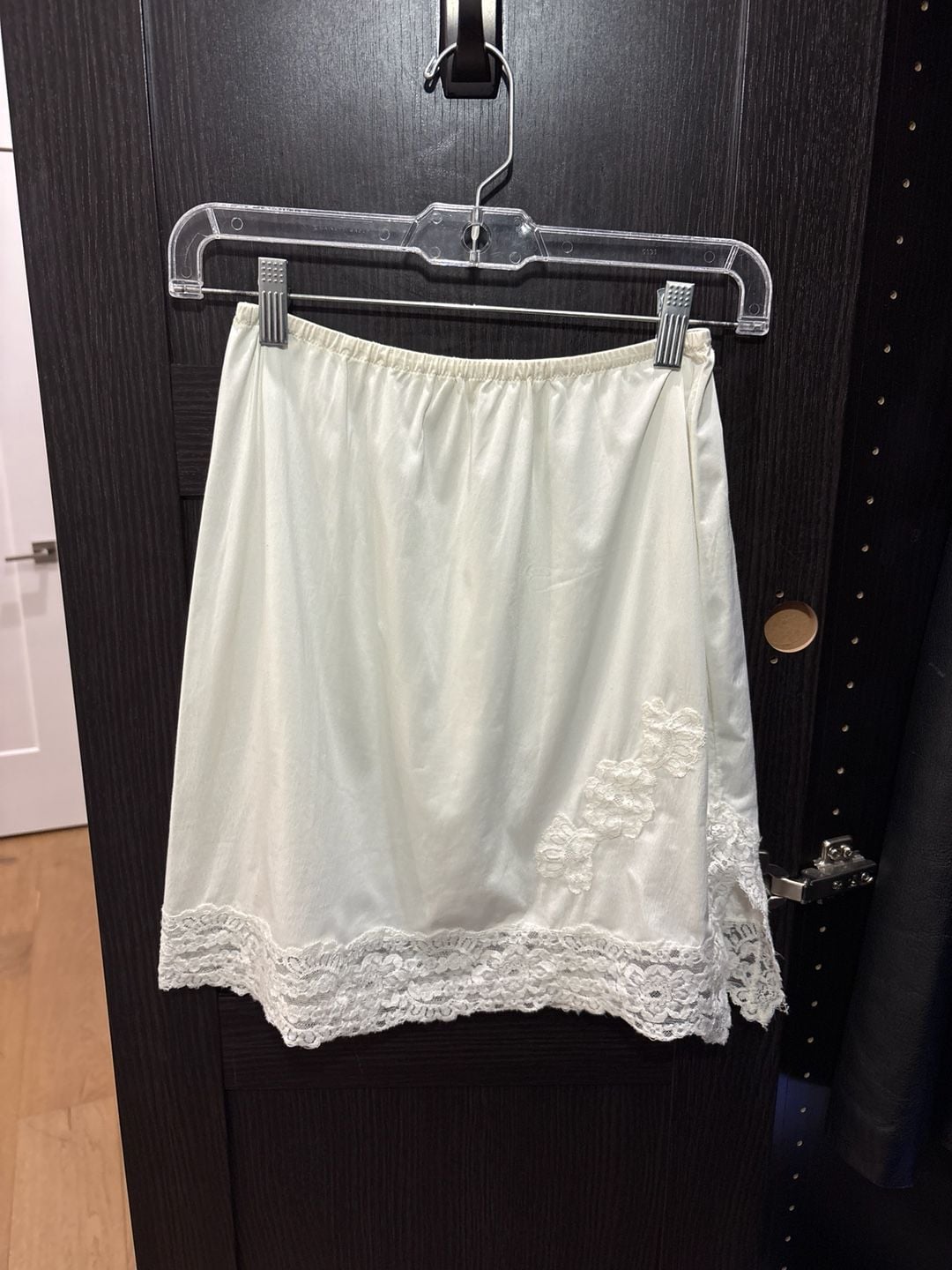 Vintage unbranded White Tricot Half Slip with Floral Lace Applique and Trim 1