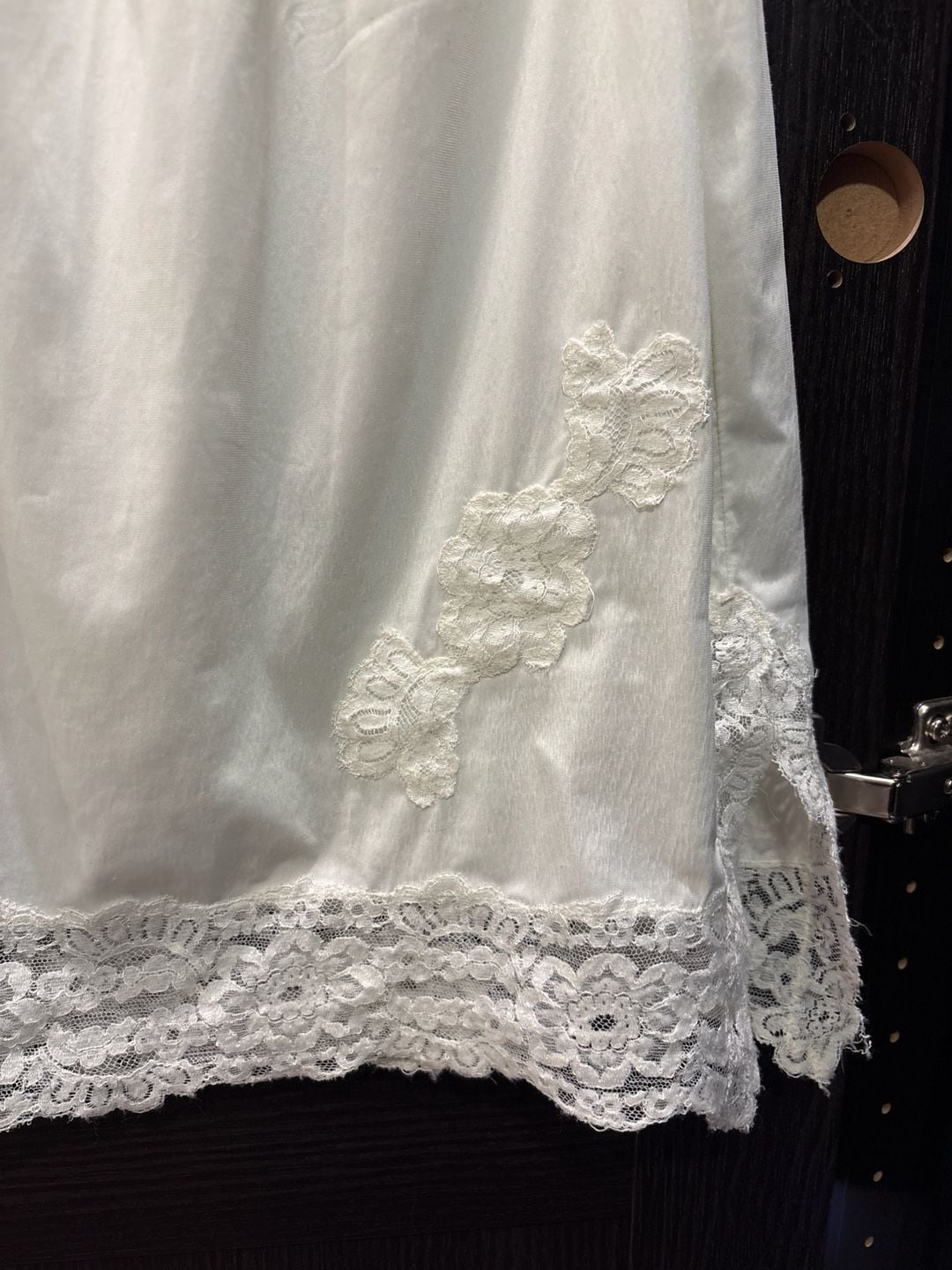 Vintage unbranded White Tricot Half Slip with Floral Lace Applique and Trim 2