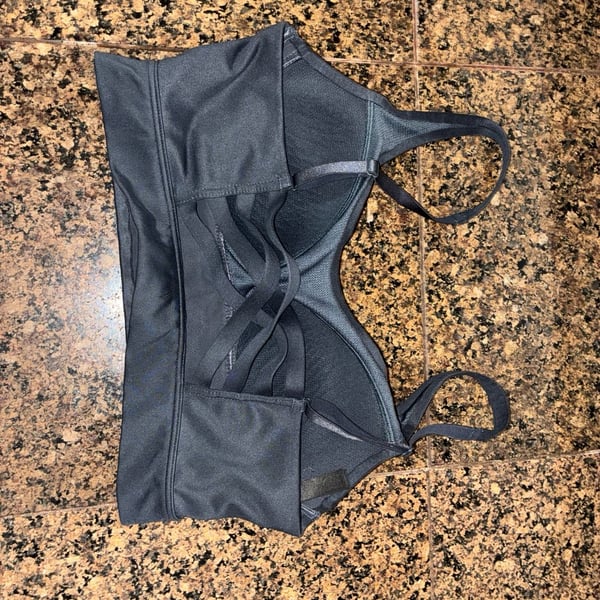 Victoria's Secret On Point Allegro Strappy Back Medium Support Sports Bra