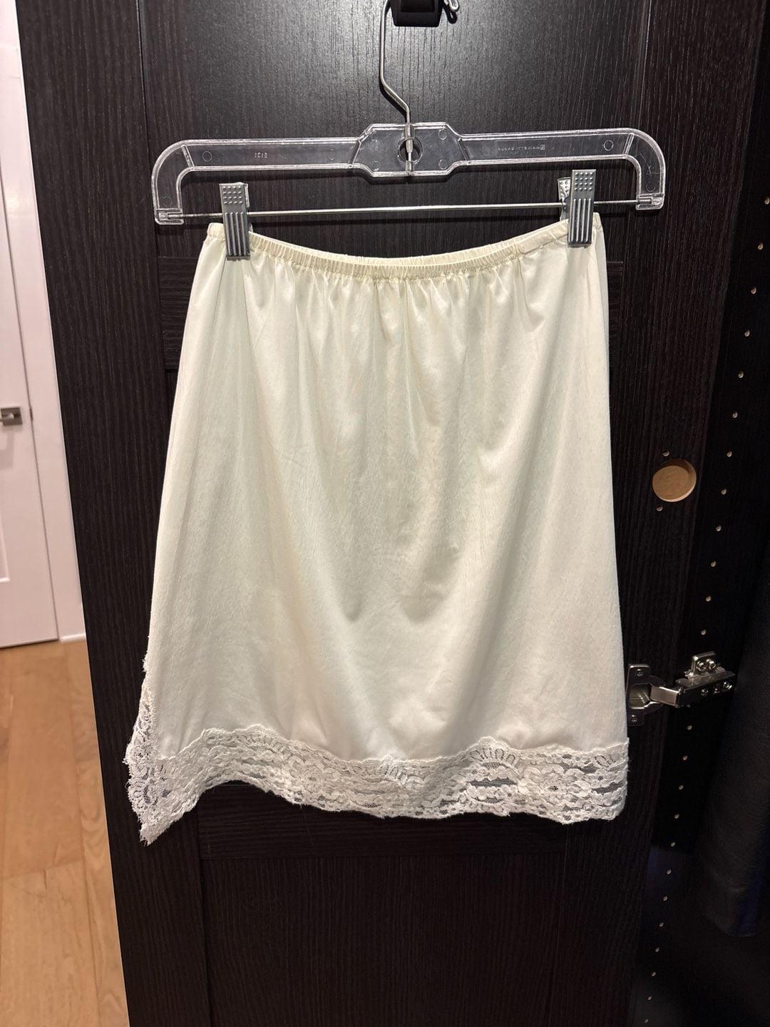 Vintage unbranded White Tricot Half Slip with Floral Lace Applique and Trim 3