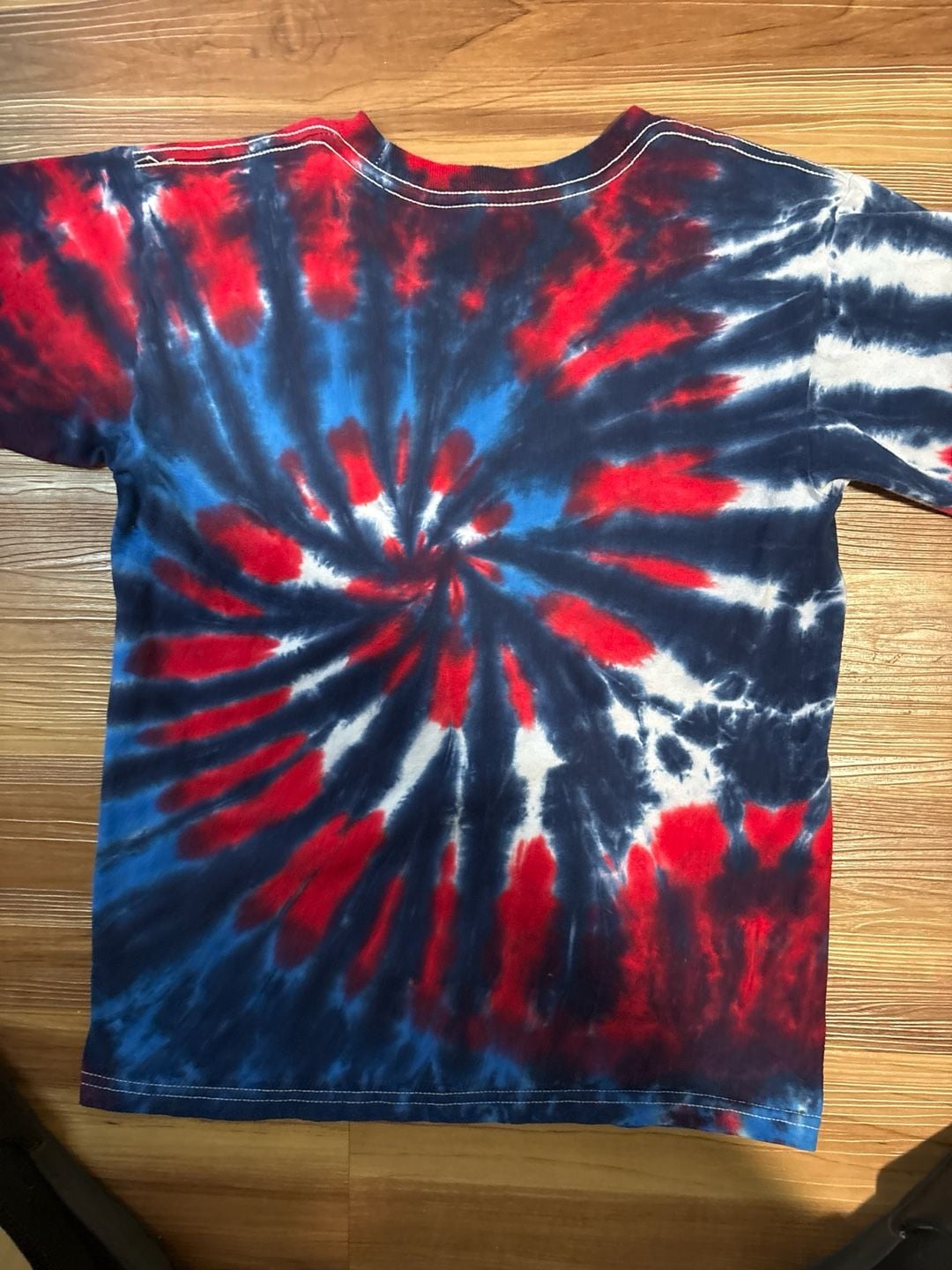 Spitfire Wheels Bighead Red White and Blue Spiral Tie-Dye T-Shirt men’s small 4