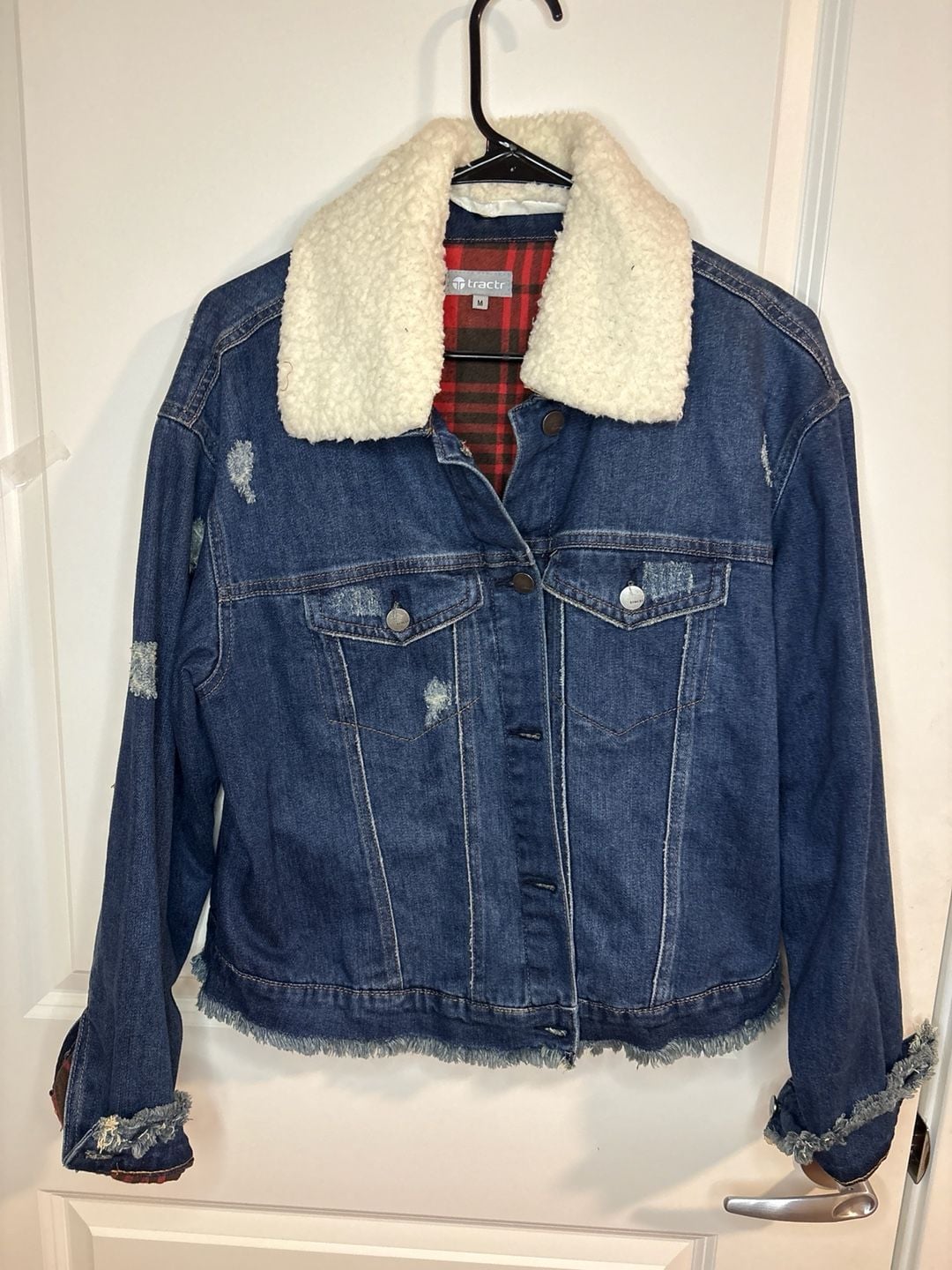 Tractr Distressed Denim Trucker Jacket with Sherpa Collar Plaid Lining medium 2