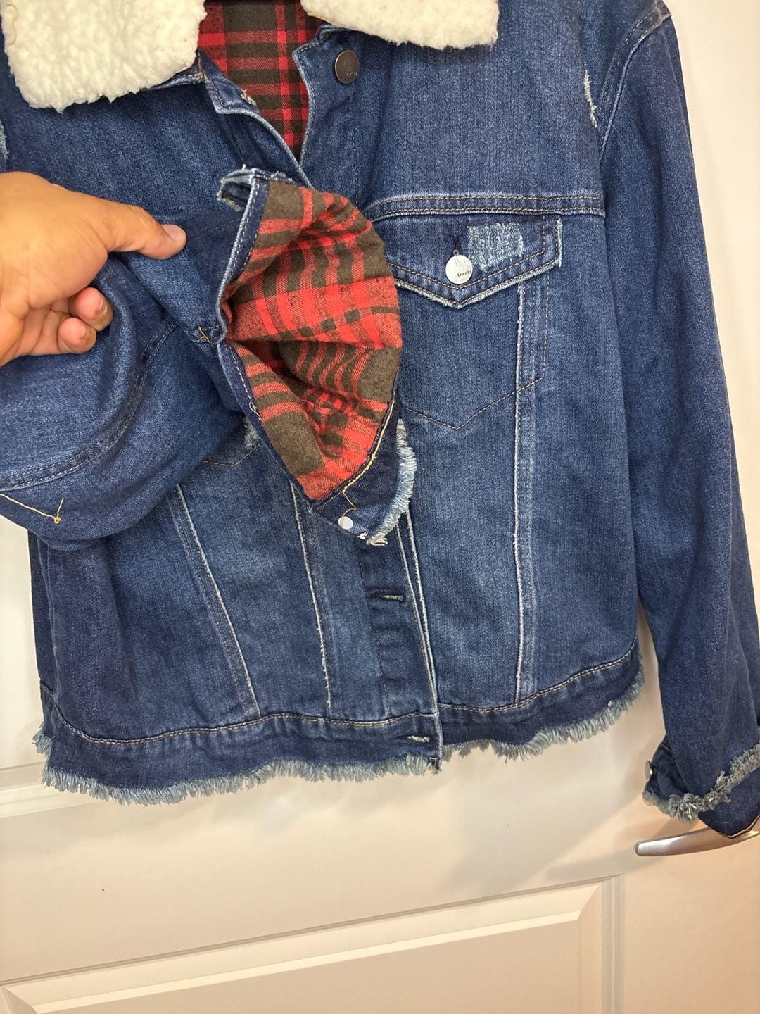 Tractr Distressed Denim Trucker Jacket with Sherpa Collar Plaid Lining medium 5