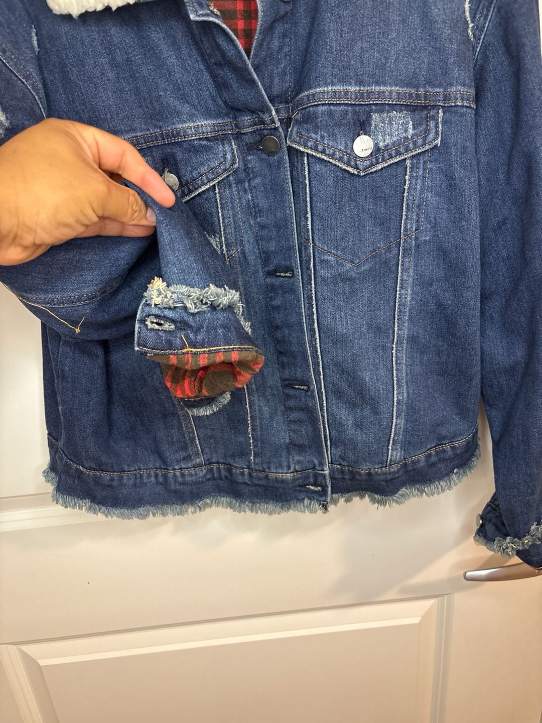 Tractr Distressed Denim Trucker Jacket with Sherpa Collar Plaid Lining medium 6