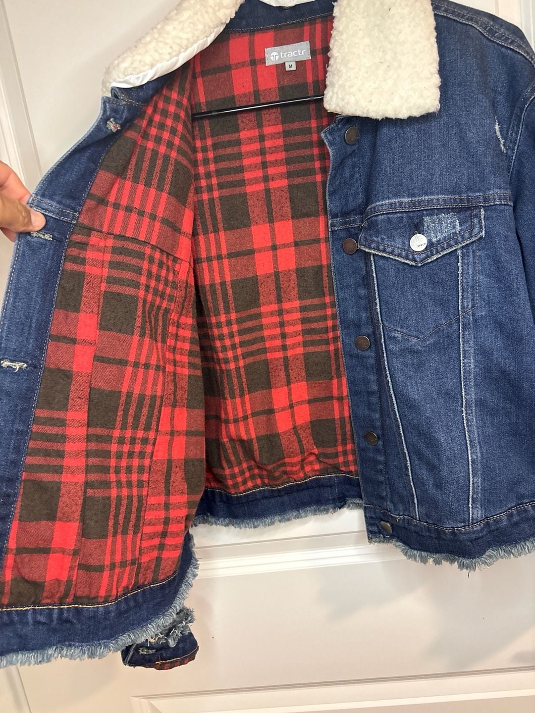 Tractr Distressed Denim Trucker Jacket with Sherpa Collar Plaid Lining medium 7