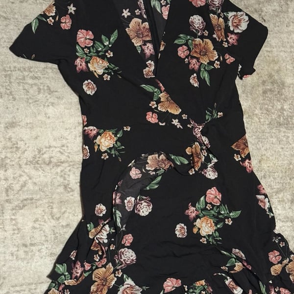 Locryz Floral V-Neck Ruffle Hem Faux Wrap Mini Dress