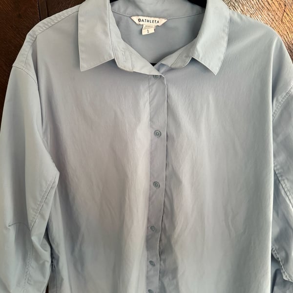 Athleta Performance Poplin Button Up Long Sleeve Shirt