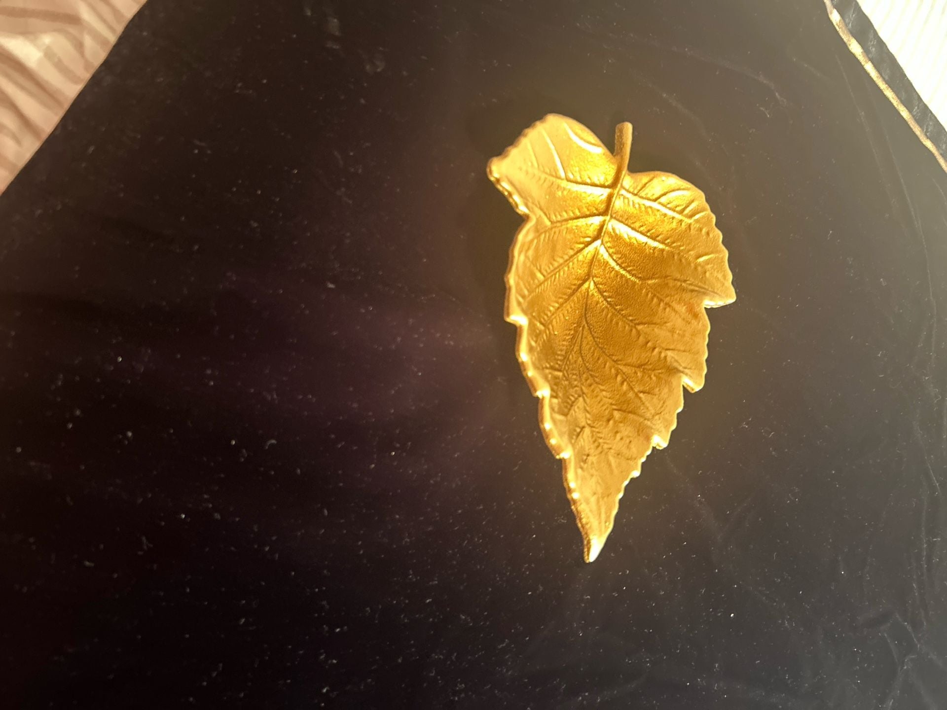 Vintage Gold Leaf Decorative Trinket Dish Jewelry Tray 1