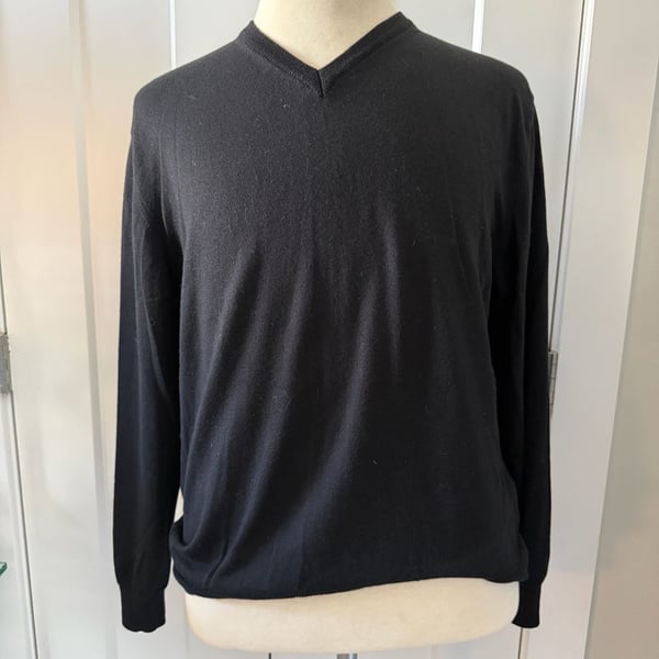 Linea Rosso Signature Wool Blend V-Neck Sweater Made in Italy