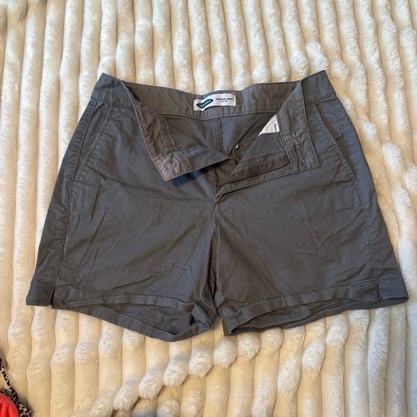 Old Navy Everyday Short Grey Chino Shorts