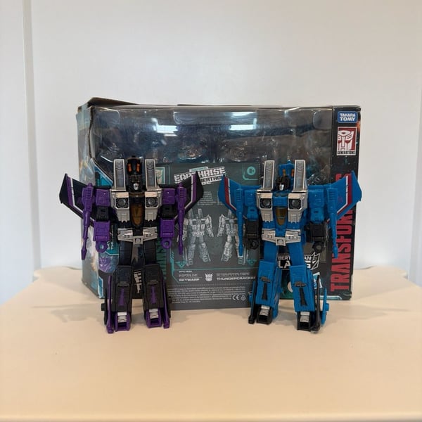 Transformers War for Cybertron Earthrise Skywarp & Thundercracker WFC-E29 2-Pack
