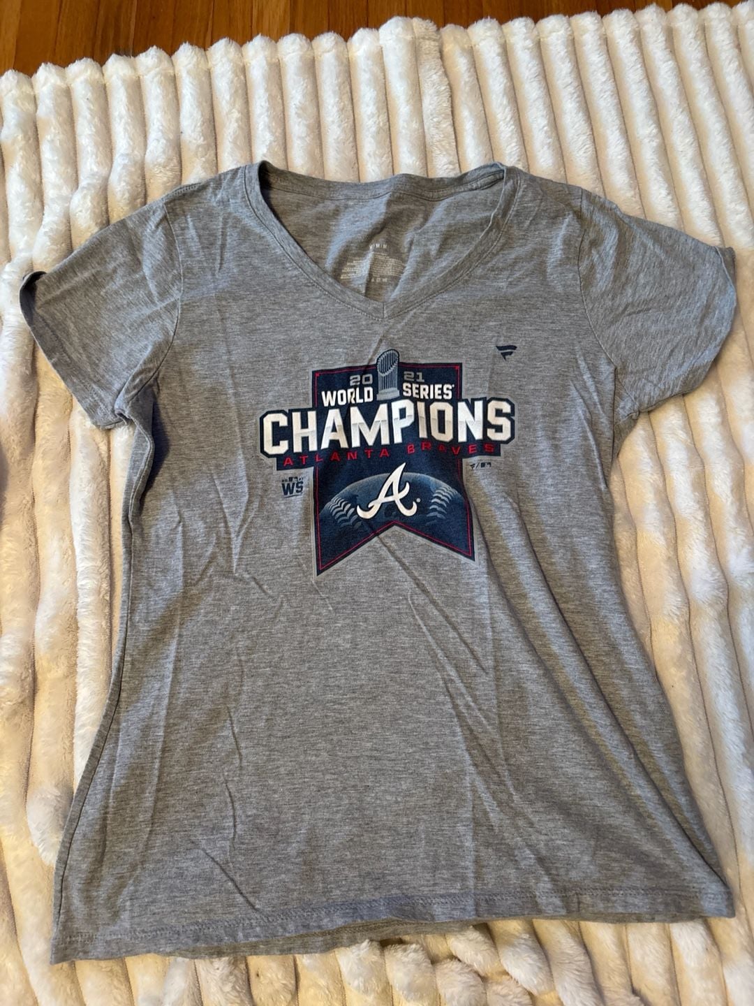 Fanatics Atlanta Braves 2021 World Series Champions Grey V-Neck T-Shirt Size Medium 2