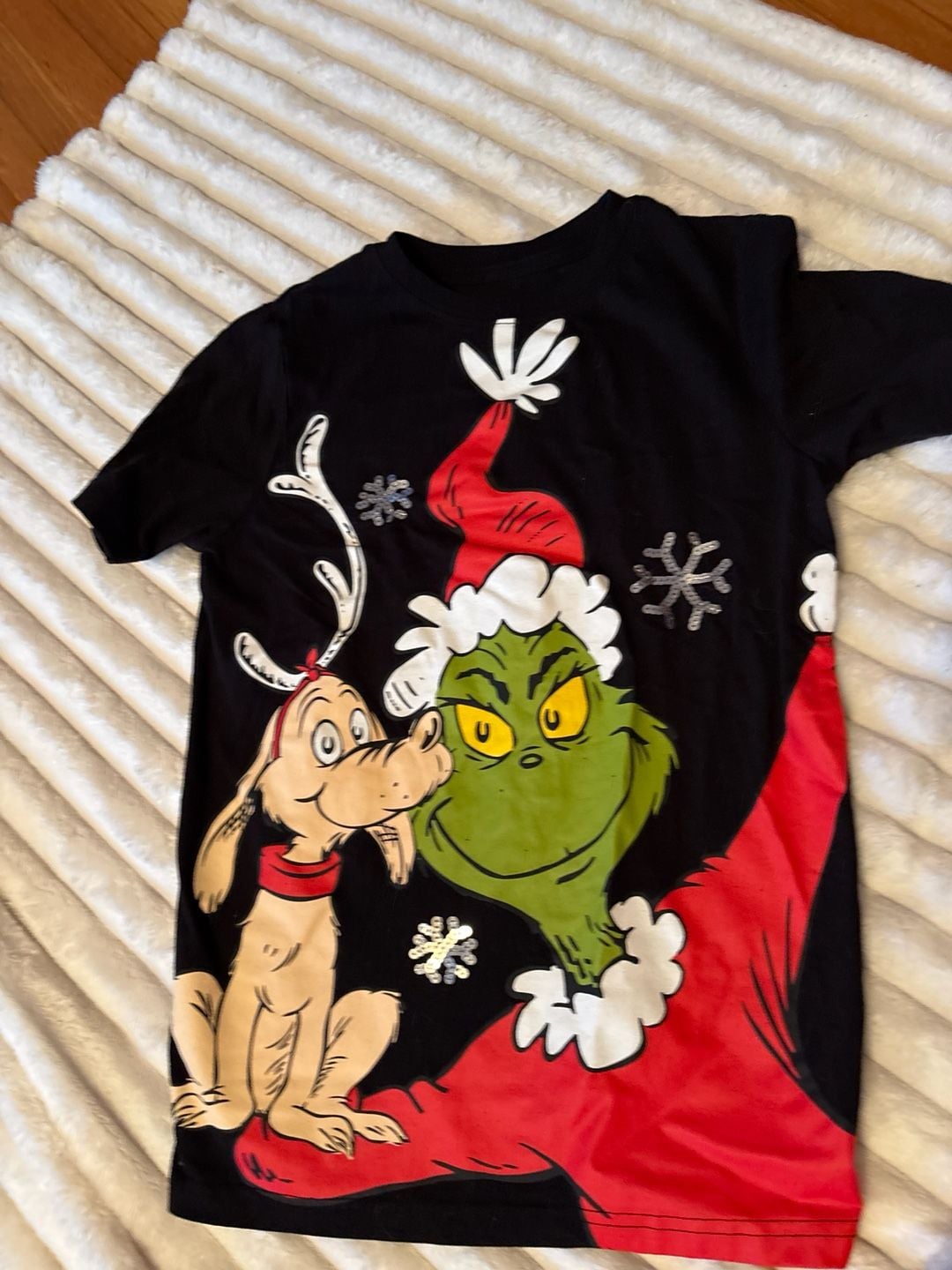Dr. Seuss The Grinch and Max Graphic T-Shirt with Sequins Size M 1