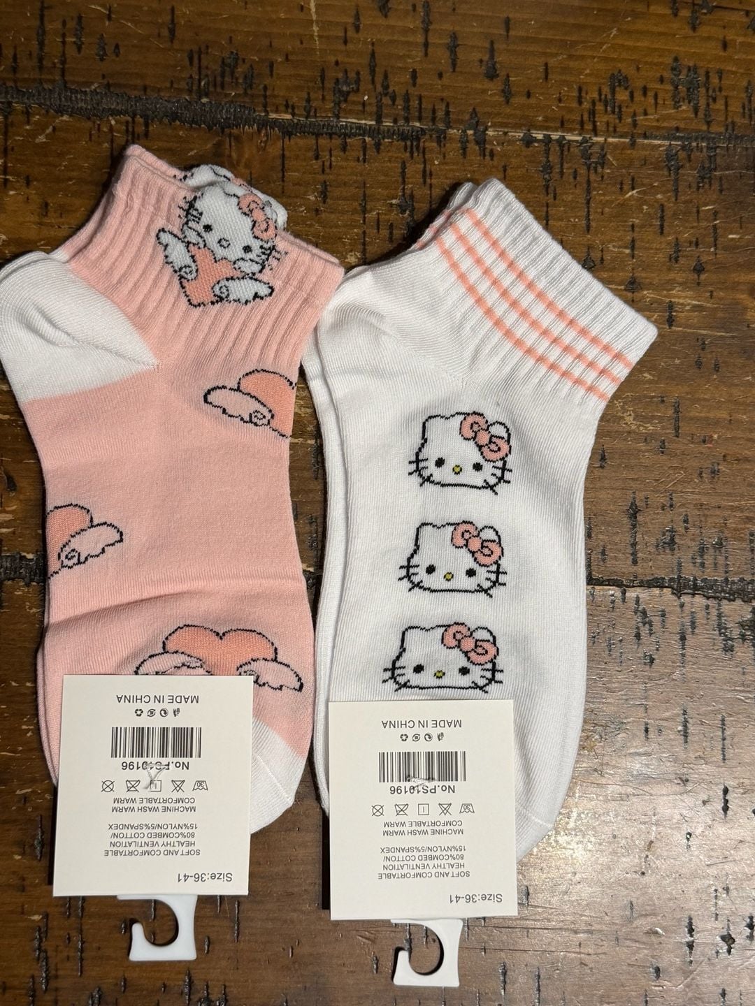 Hello Kitty Ankle Socks 2 Pair Set Pink and White Size 36-41 2