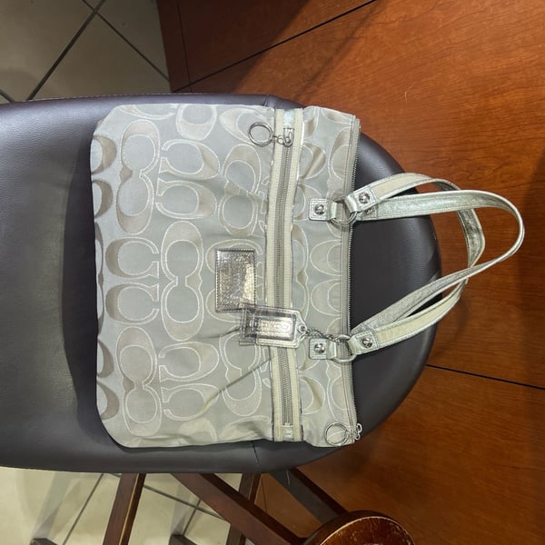 Coach Signature Poppy Vintage Y2K Silver Tote