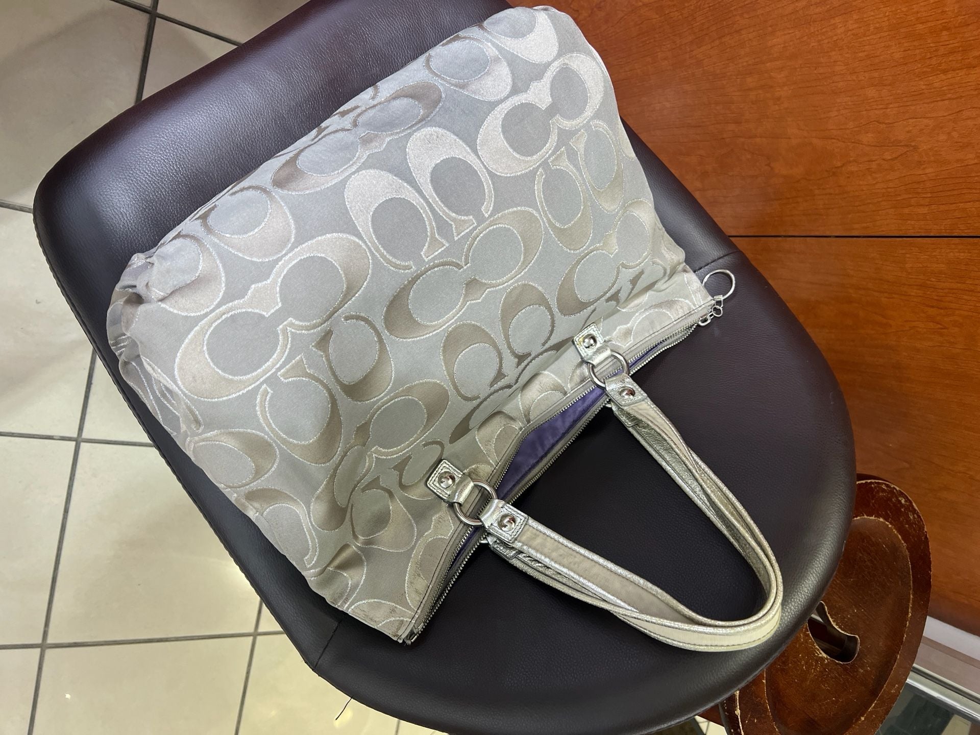 Coach Signature Poppy Vintage Y2K Silver Tote 7