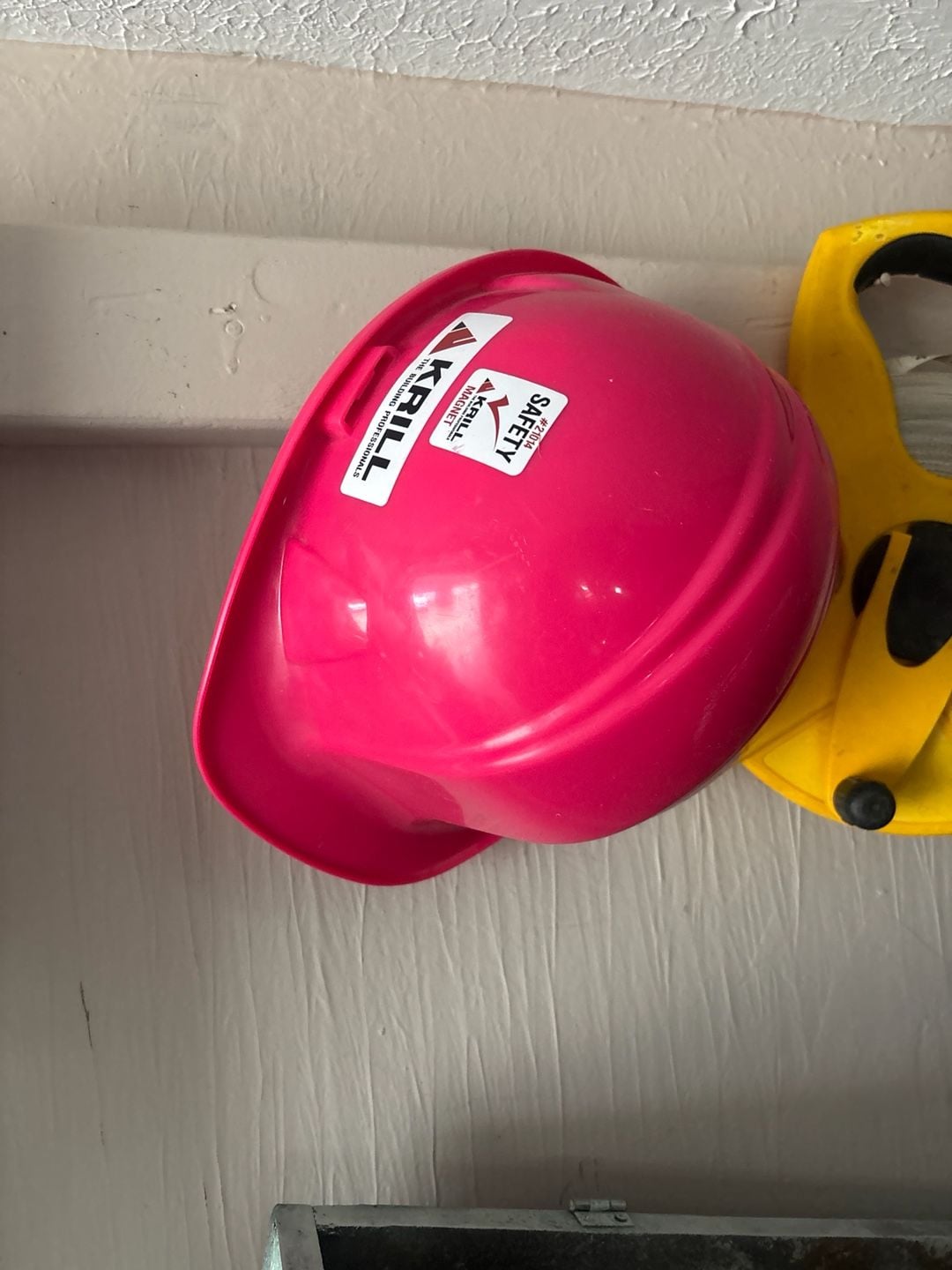 Pyramex SL Series Pink Hard Hat with 4-Point Ratchet Suspension, Type 1 Class E 1