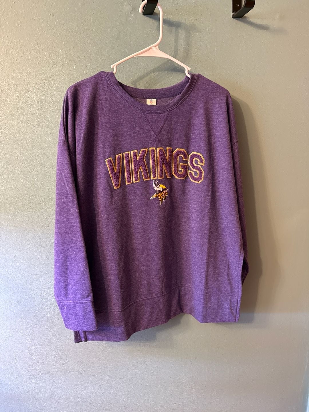NFL Team Apparel Minnesota Vikings Women's Purple Sleepwear Sweatshirt, Size M 1