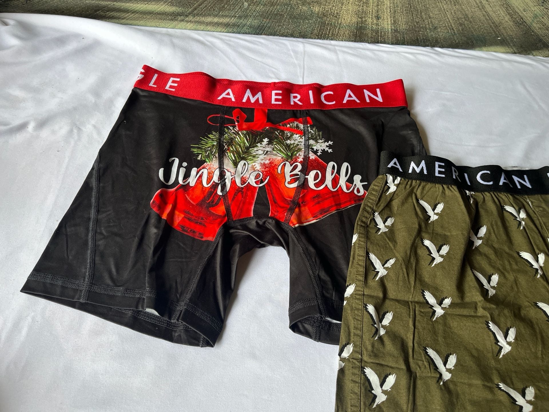 American Eagle Men's Underwear Lot of 2 Bird Print Boxers & Jingle Bells Flex Boxer Briefs Size Small 4