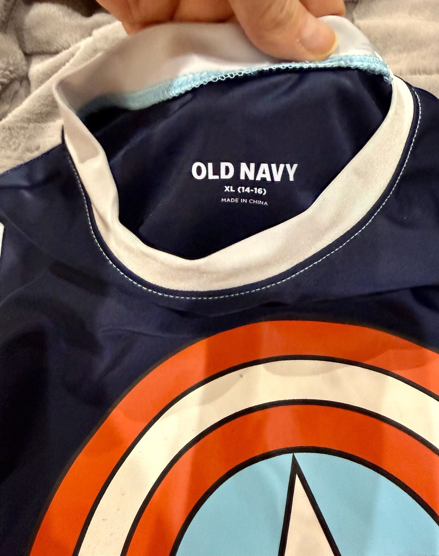 Old Navy Boys Marvel Captain America Rash Guard Swim Shirt Size XL (14-16) 2