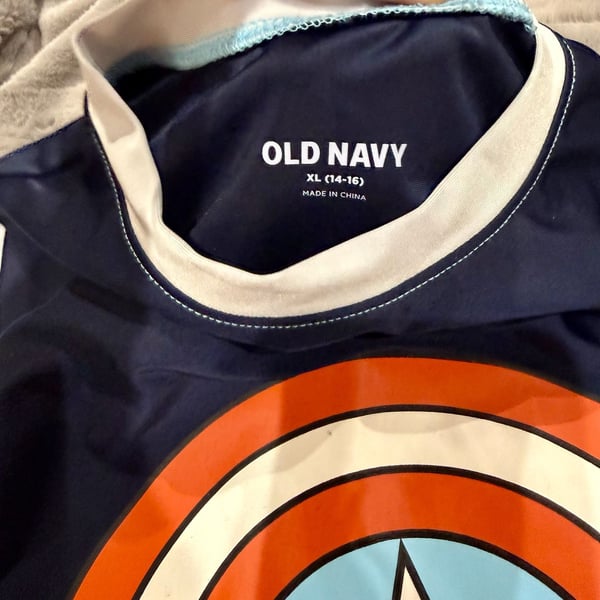 Old Navy Boys Marvel Captain America Rash Guard Swim Shirt Size XL (14-16)