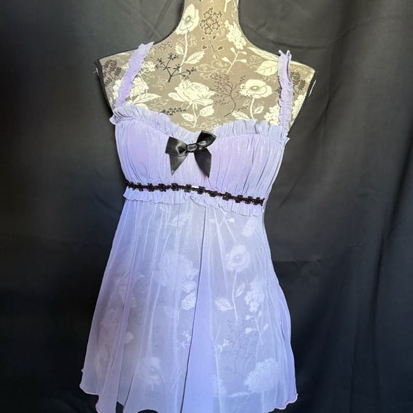 Fredrick's of Hollywood top Lace with bow Sparkly...