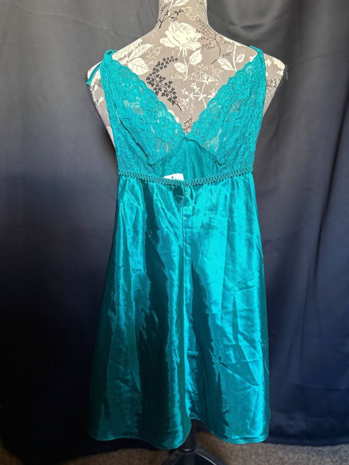 FREDERICK'S OF HOLLYWOOD Halter Slip Dress Womens XS Green Lace Satin Chemise 2