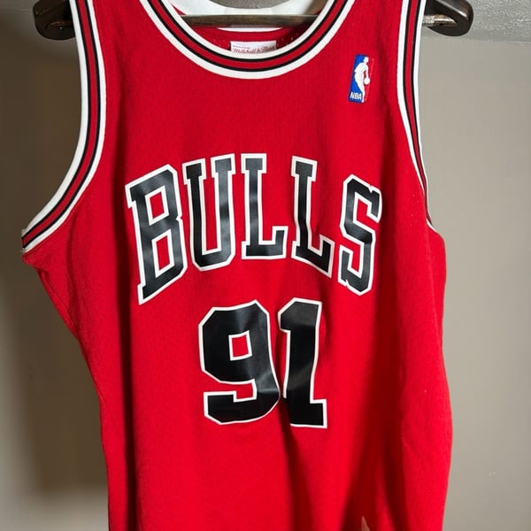 Mitchell & Ness Chicago Bulls Dennis Rodman 1997-98 Hardwood Classics Swingman Jersey