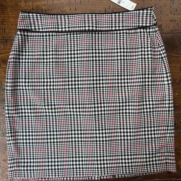 Banana Republic Plaid Pencil Skirt with Red Accents Size 10 NWT