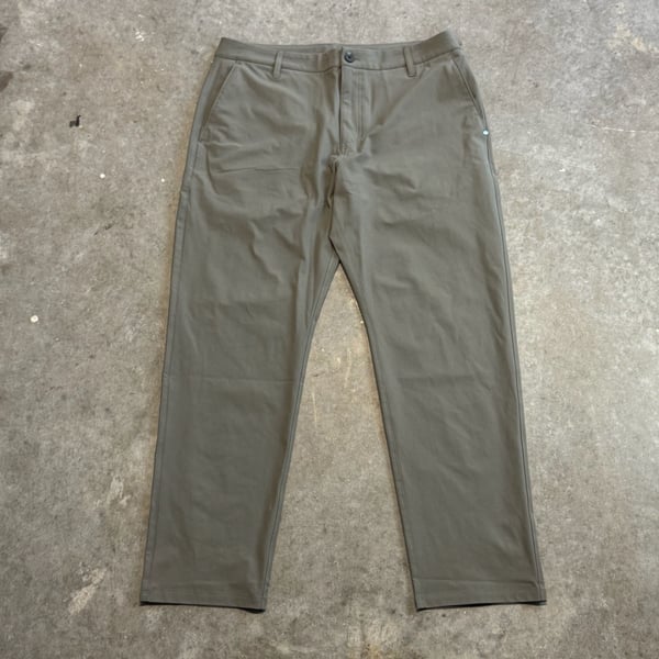Vuori Men's Meta Pant Athletic Size 34 Dark Oregano 