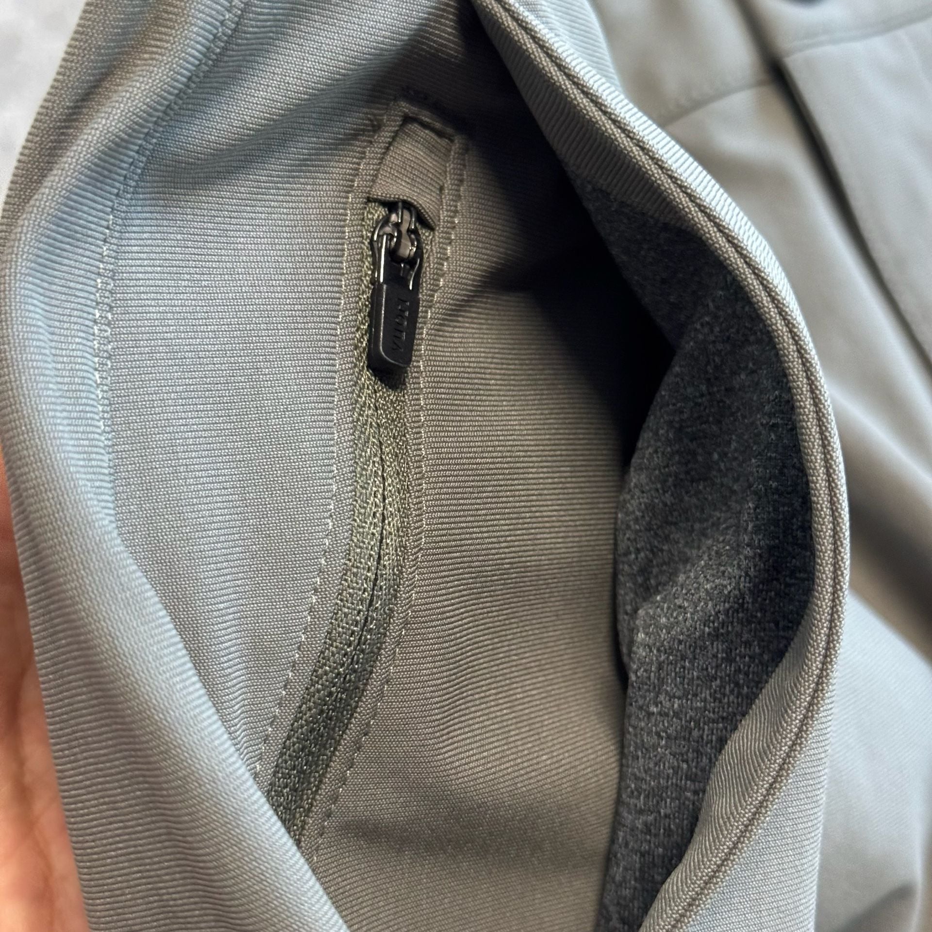 Vuori Men's Meta Pant Athletic Size 34 Dark Oregano 5