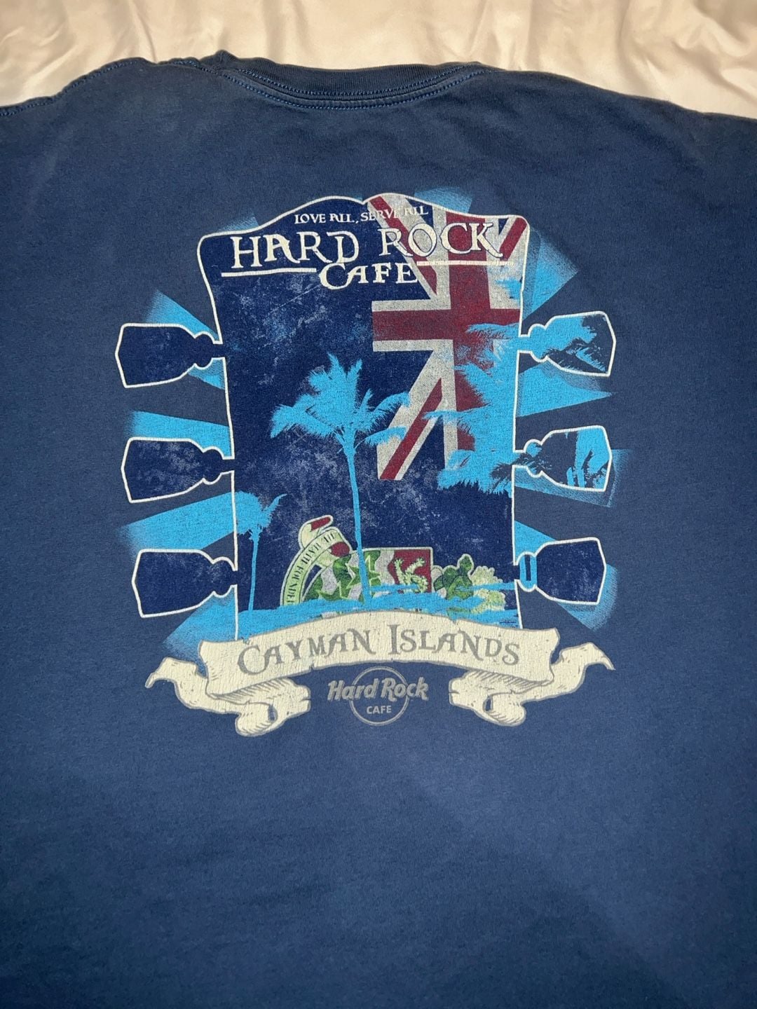 Hard Rock Cafe Cayman Islands Guitar Headstock Graphic T-Shirt Size XL 3