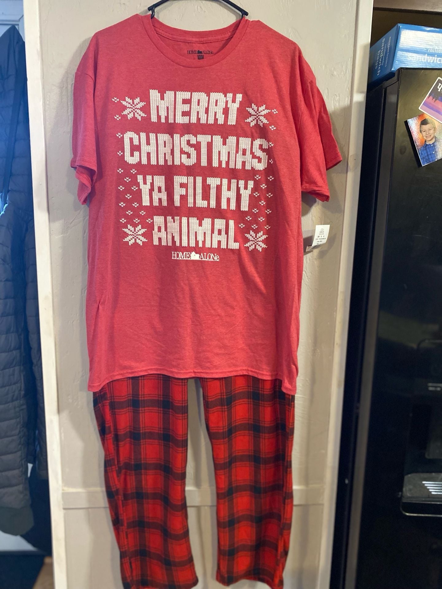 Men’s Home Alone Pajama Set Size L 1