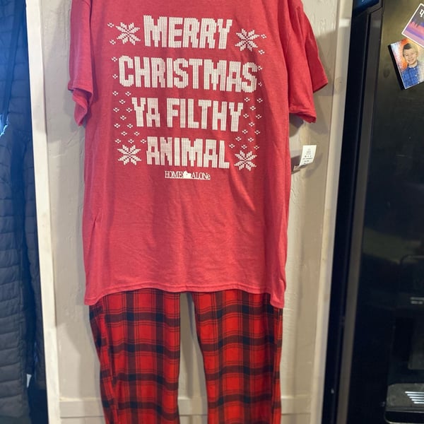 Men’s Home Alone Pajama Set Size L