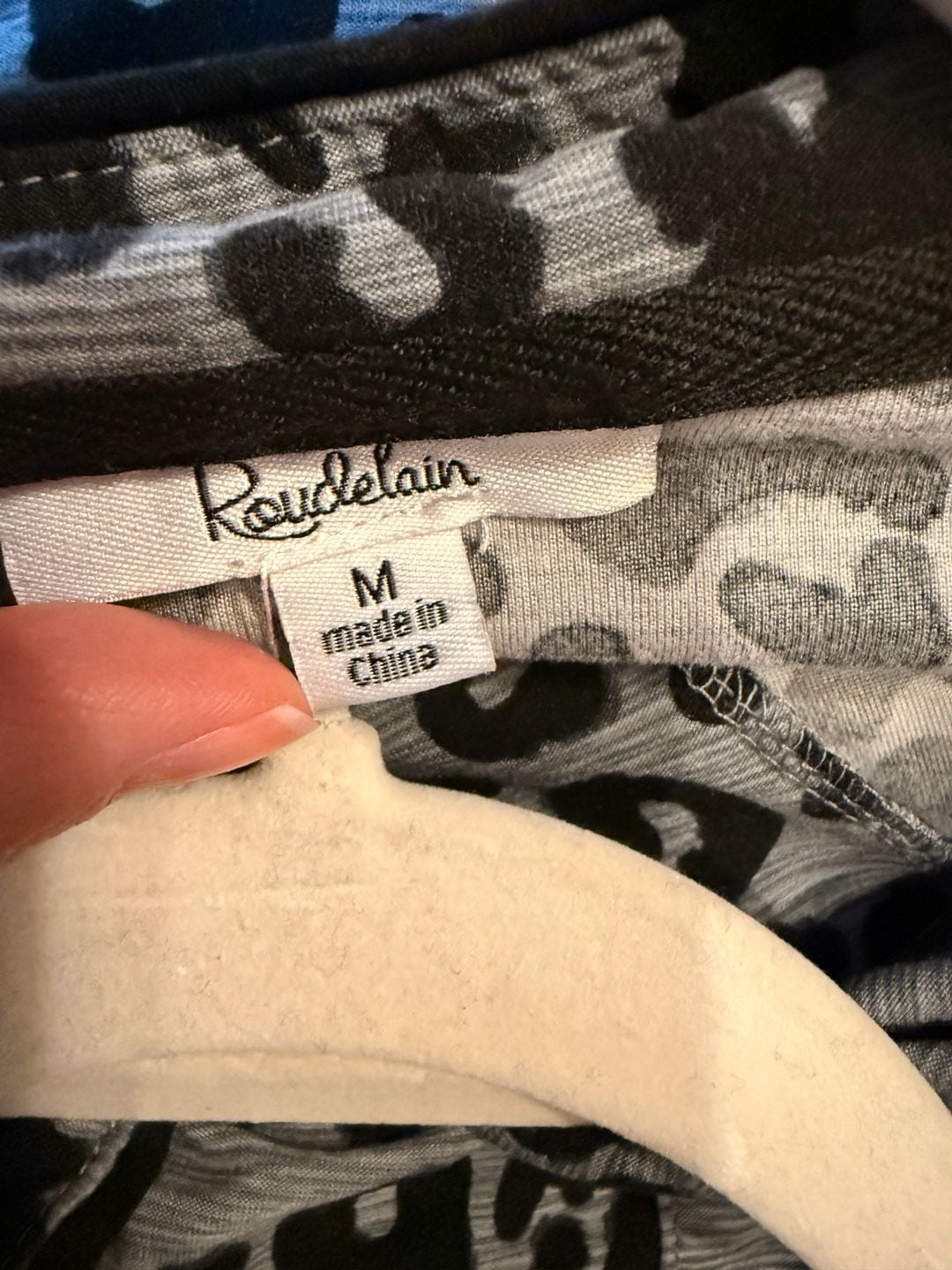 Roudelain Women's Grey Leopard Print 2-Piece Pajama Set, Size Medium 4