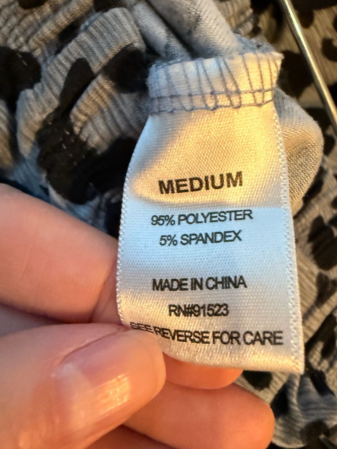 Roudelain Women's Grey Leopard Print 2-Piece Pajama Set, Size Medium 5