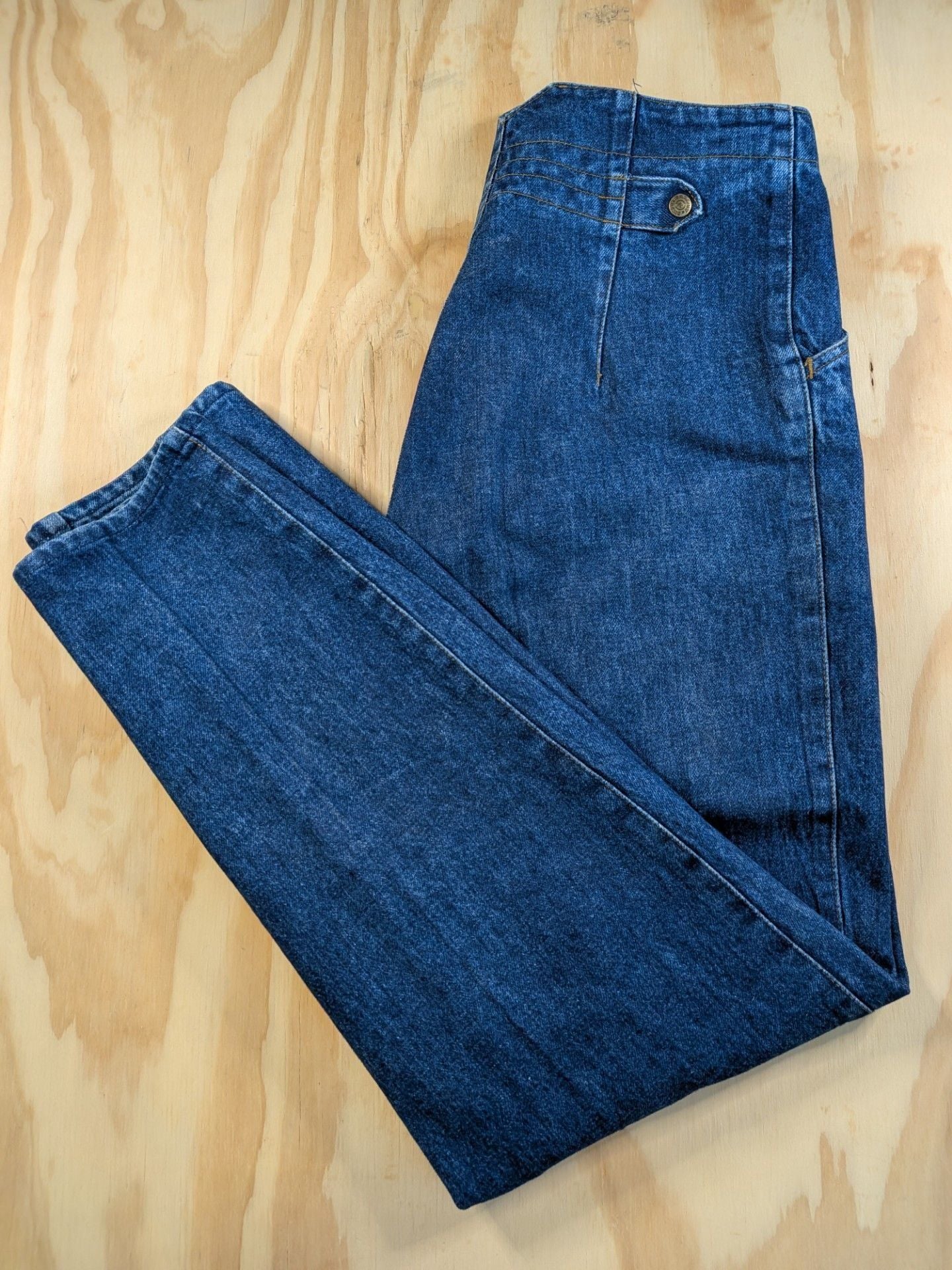 Karadis High-Waisted Pleated Mom Jeans 2