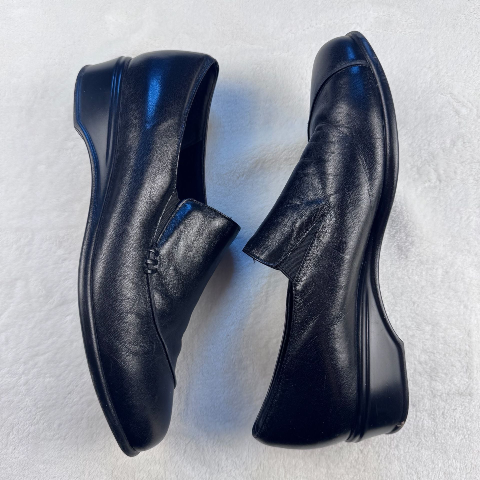 Munro American Walking Wedge Black Leather Slip-On Loafers Size 8.5M 4