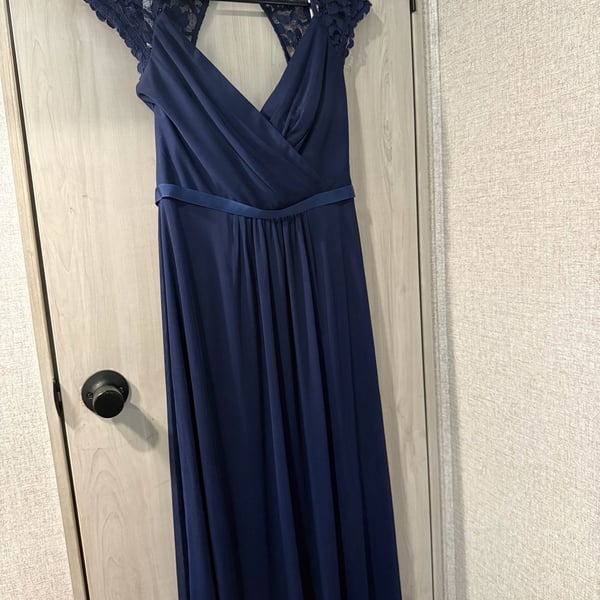David’s Bridal Navy Blue Lace Illusion Back Long Bridesmaid Dress Formal Gown 2