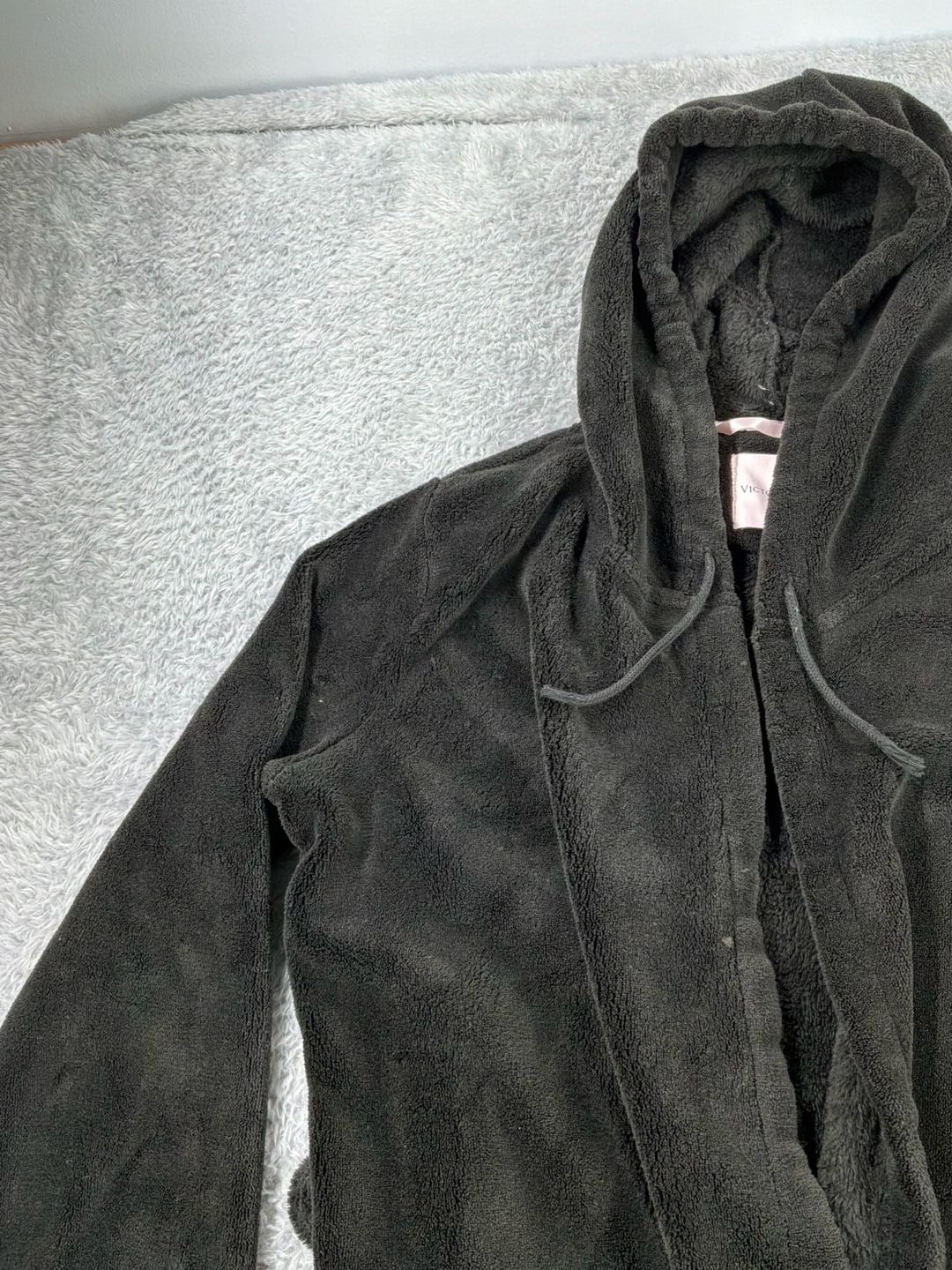 Victoria's Secret Black Plush Hooded Robe Size S/P 7