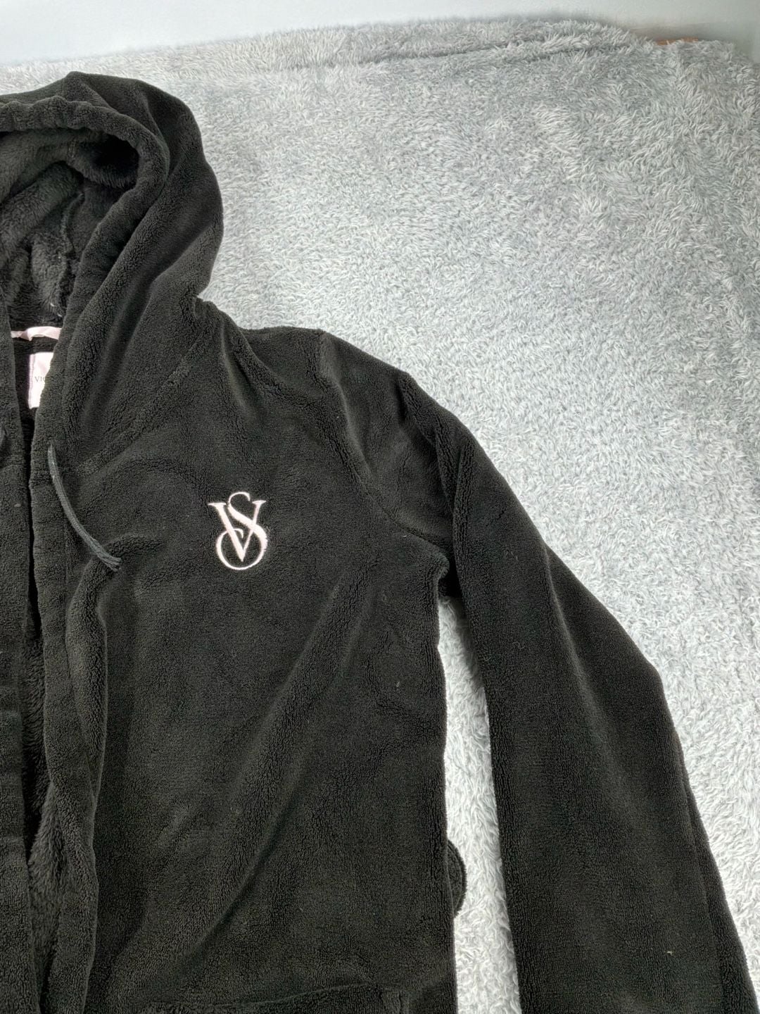 Victoria's Secret Black Plush Hooded Robe Size S/P 8