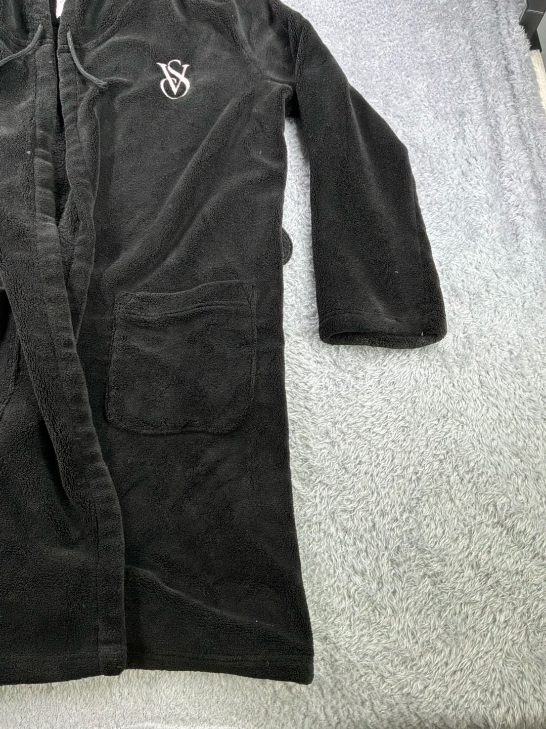 Victoria's Secret Black Plush Hooded Robe Size S/P 9