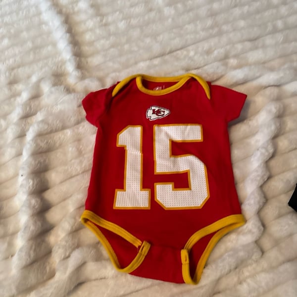 Nike Kansas City Chiefs Patrick Mahomes #15 Baby Jersey Onesie Size 6-9M