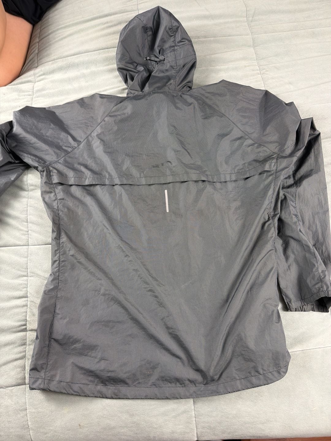Nike Running Lightweight Hooded Windbreaker Jacket Grey Grid Pattern 10