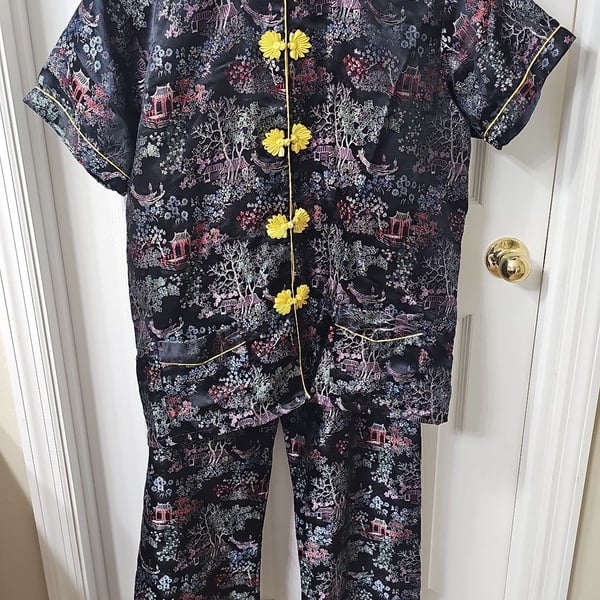 Great Shanghai Vintage Chinese Brocade Pagoda Pajama Set Size XL