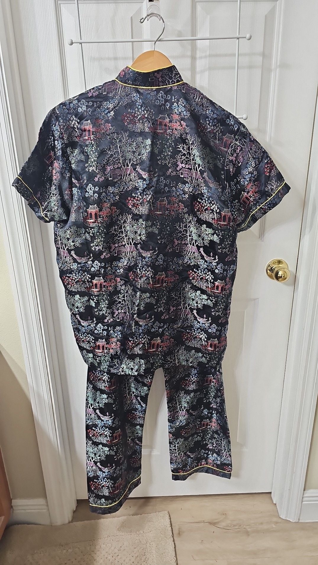 Great Shanghai Vintage Chinese Brocade Pagoda Pajama Set Size XL 6