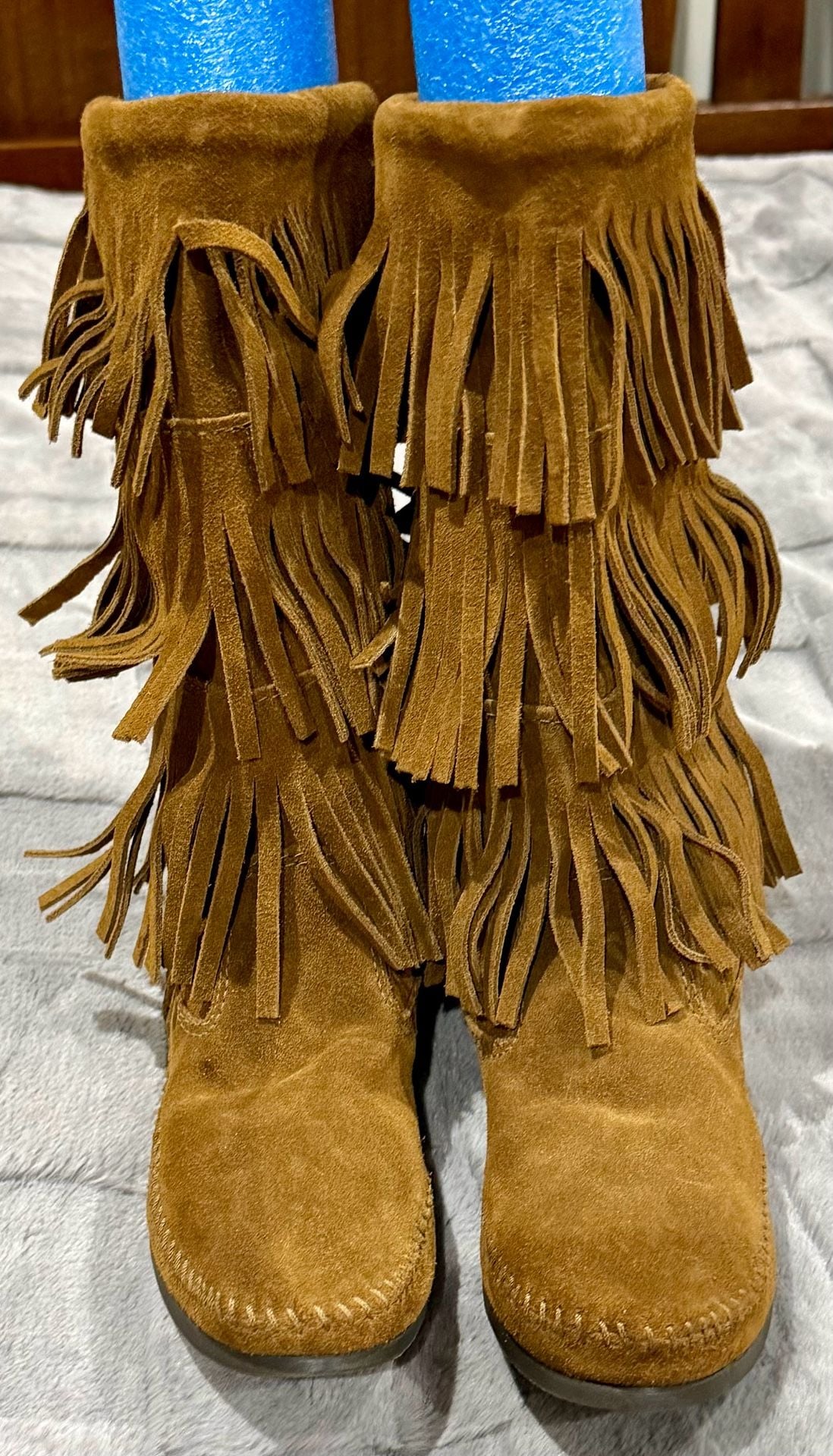 Minnetonka 3-Layer Fringe Suede Boots Dusty Brown Size 9 NWOB 2