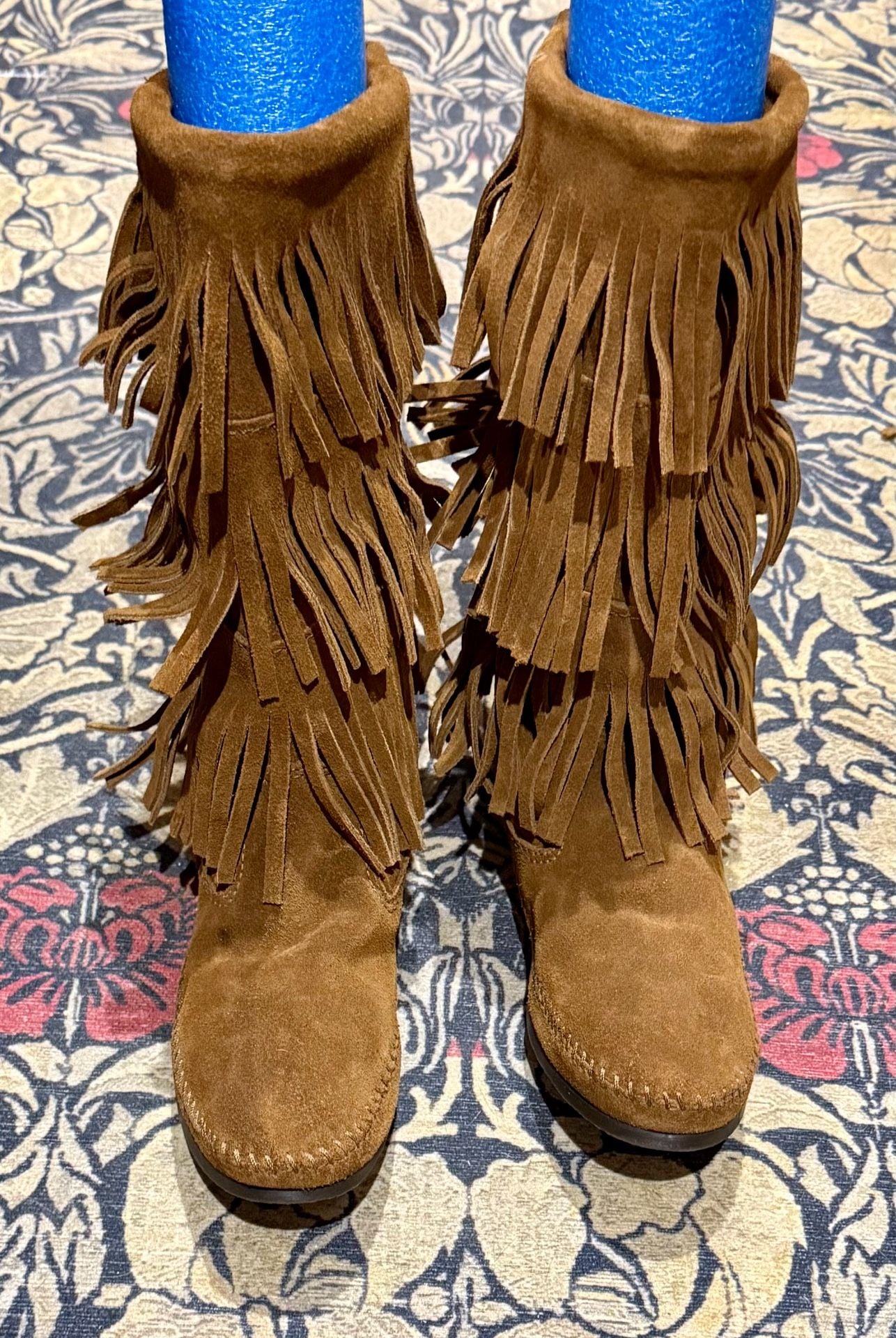 Minnetonka 3-Layer Fringe Suede Boots Dusty Brown Size 9 NWOB 4