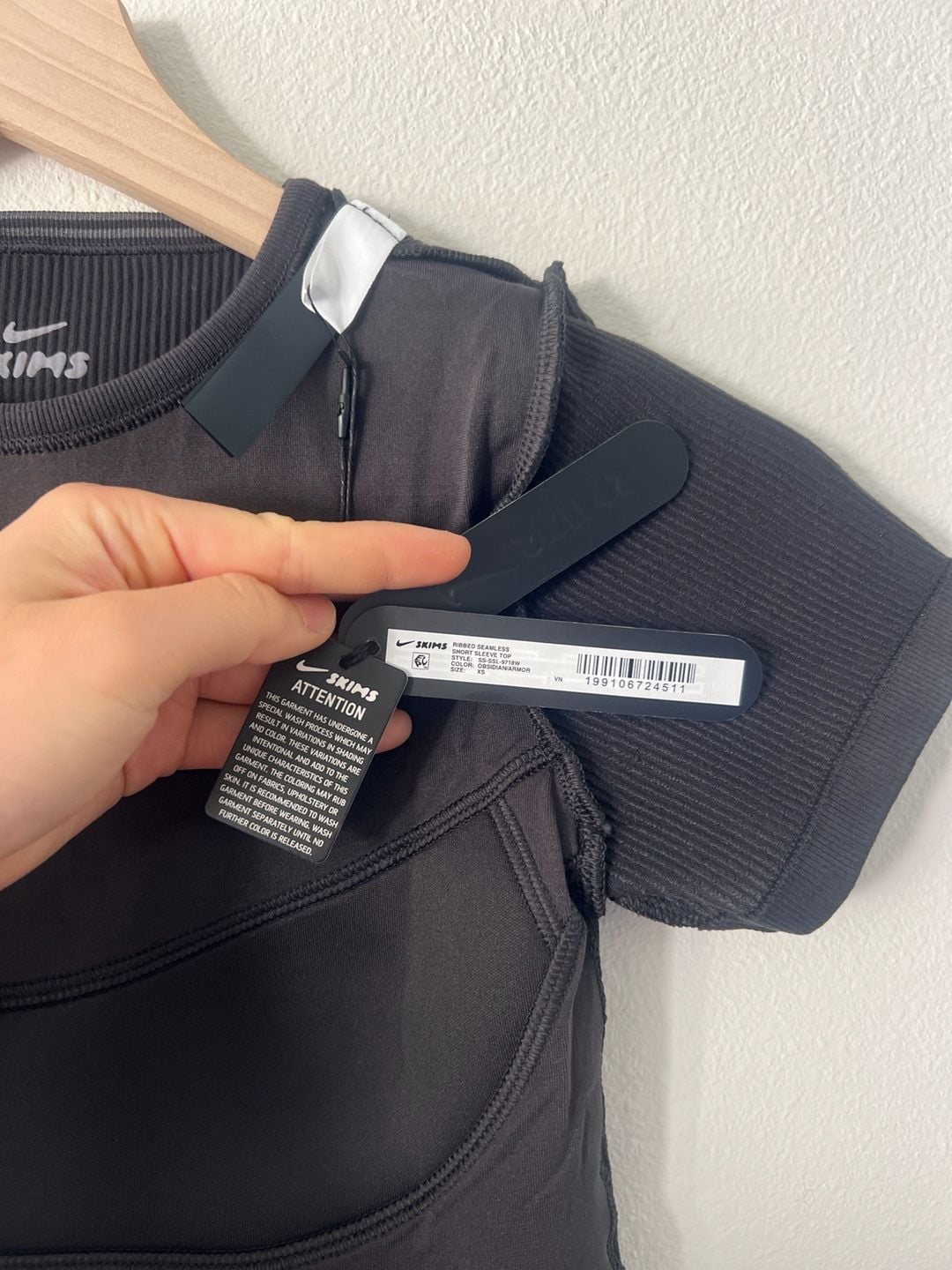Nike x SKIMS Ribbed Seamless Short Sleeve Top Obsidian/Armor Size XS tshirt black NWT $74 retail 7